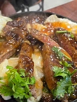 Sliced Beef with Teriyaki Sauce on Sizzling Platter 铁板牛肉